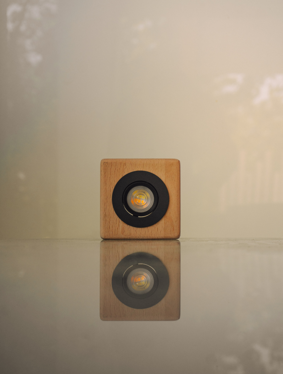 Oblutak ručno rađena lampa